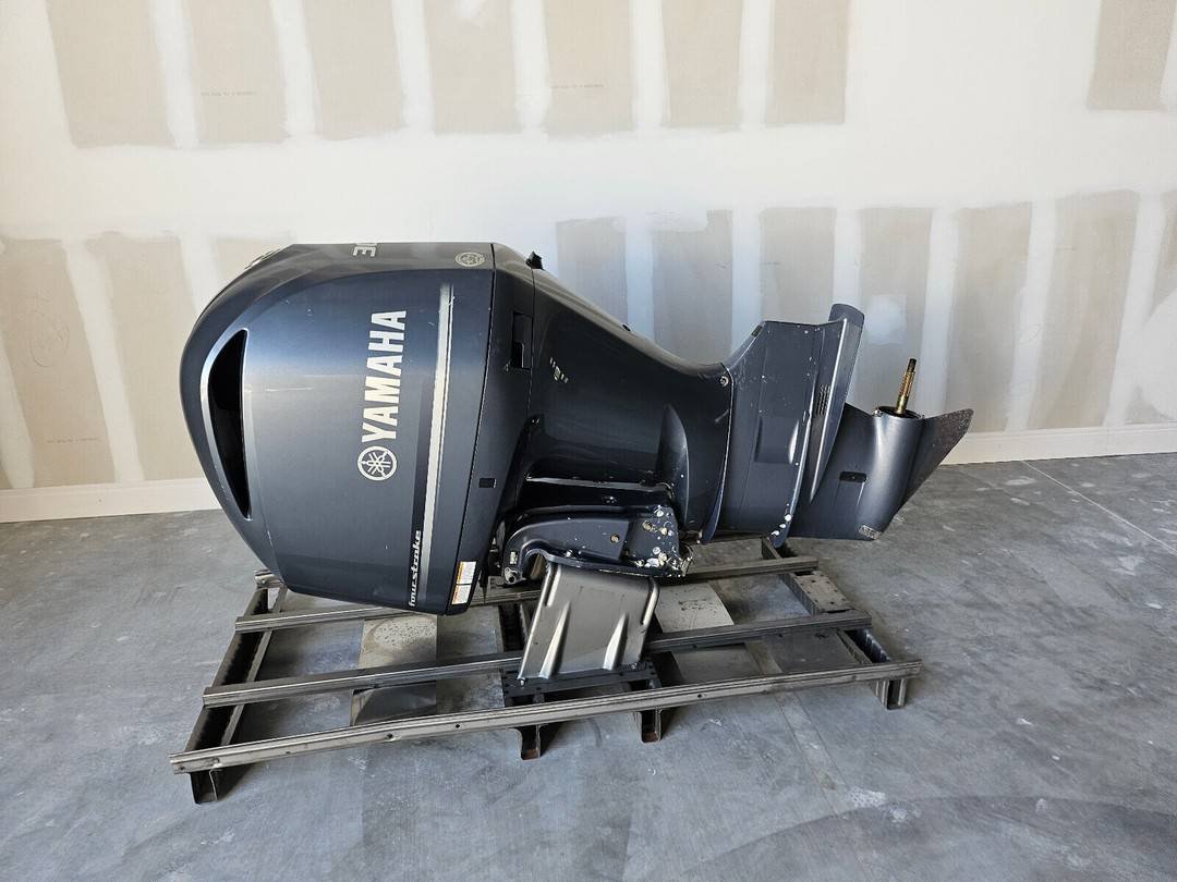 Yamaha 300 HP F300 Outboard Engine